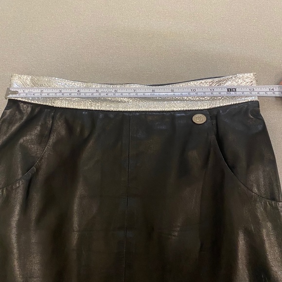 Authentic Chanel leather skirt - Picture 6 of 8